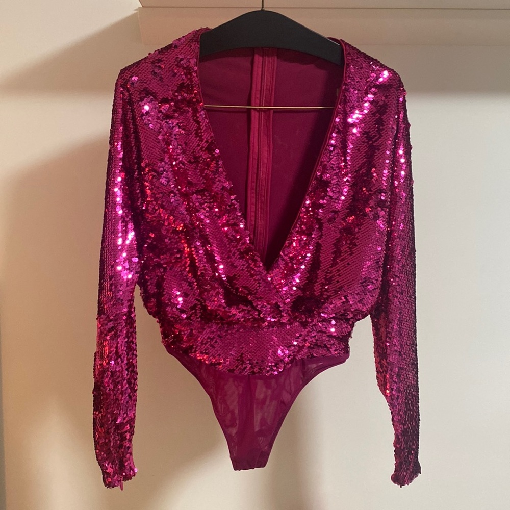 STUNNING HOUSE OF CB PINK SEQUIN BODYSUIT.